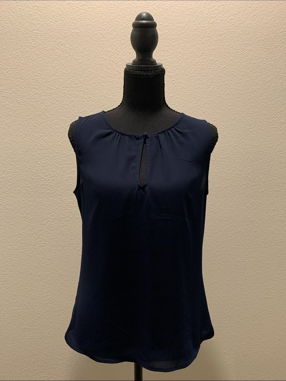 Ann Taylor Factory Navy Sleeveless Keyhole Camisole NWOT (Size XS)